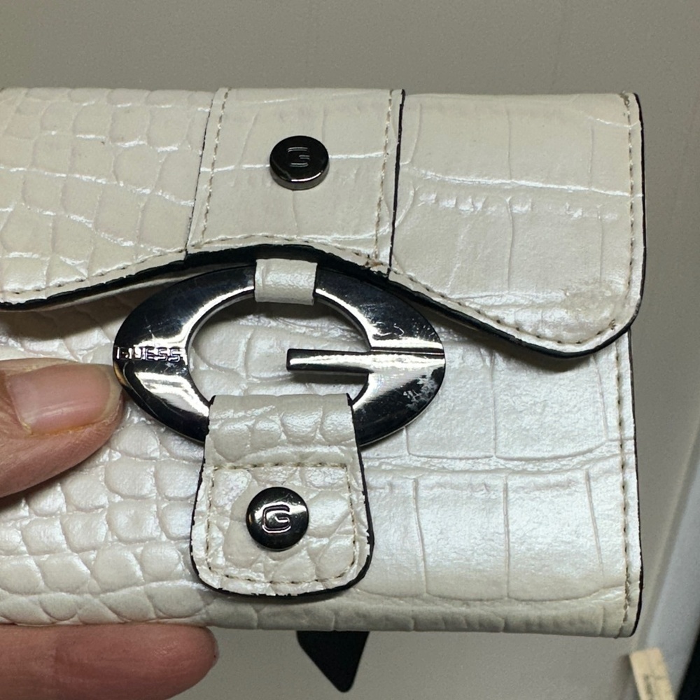 Guess Ivory Croc-Embossed Wallet - Picture 10 of 10